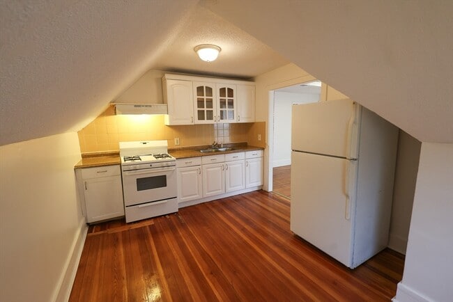 Building Photo - 498 Whipple St Unit 3-S