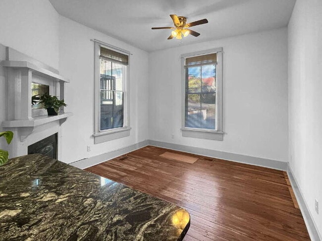 Photo - 310 W 42nd St