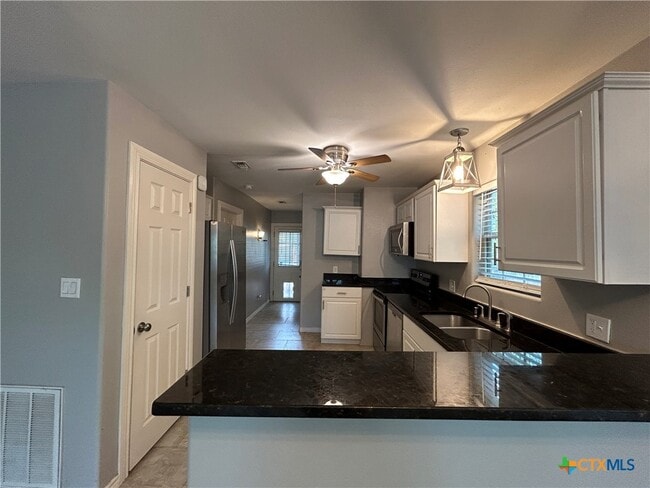 Building Photo - 1698 W Bridge St