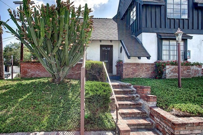 Photo - 2564 W 5th St Unidad 2564