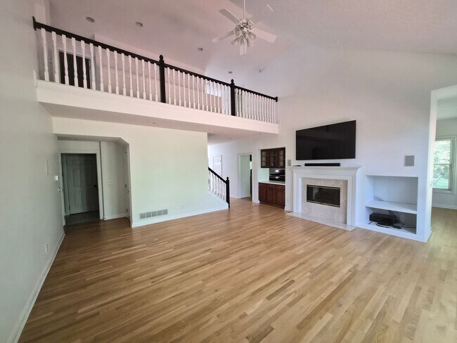 Photo - 6237 Muirloch Ct S