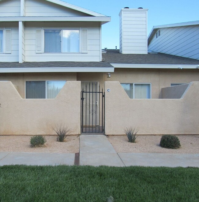 Building Photo - West Palmdale Townhouse