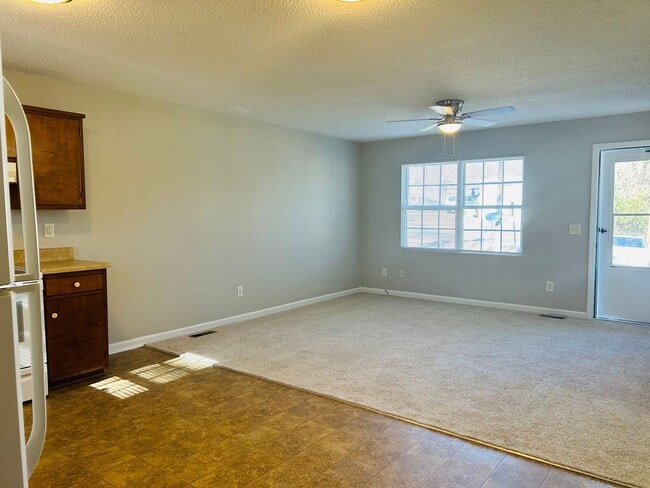 Photo - 304 Poplar St Unit 304 Poplar St -  A