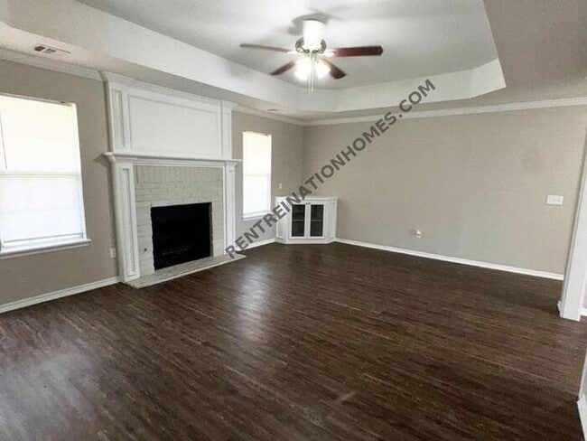 241 W Pines Way