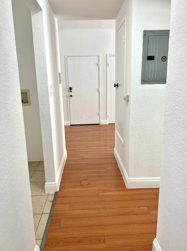 Photo - 7632 Topanga Canyon Blvd Unidad 210