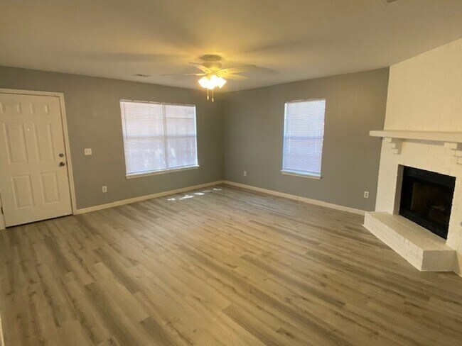 Photo - 126 Killdeer Dr