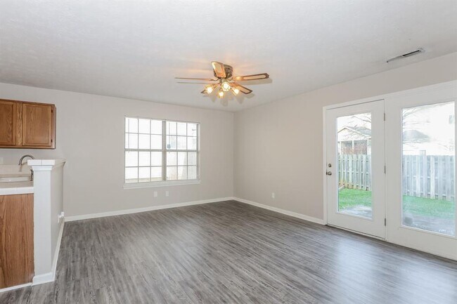 Photo - 2931 Scottsdale Dr