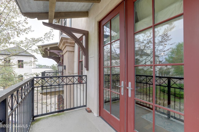 Building Photo - 605 Silverstone Rd Unit 205b