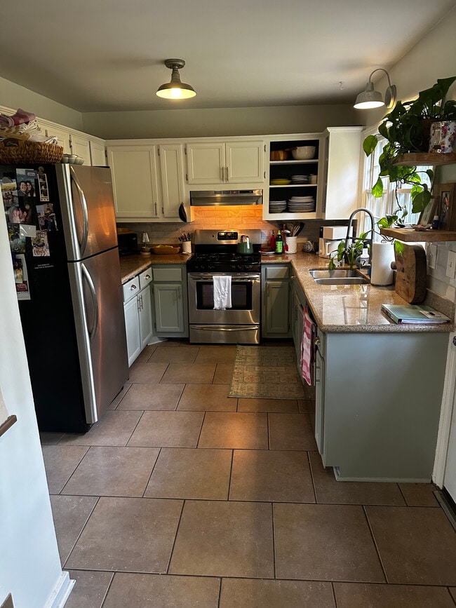 Photo - 1334 Columbia Dr