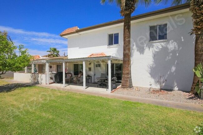 Building Photo - DOWNTOWN LOS LAGOS Unit B Rental