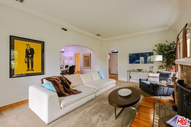 Building Photo - 1203 S Rimpau Blvd