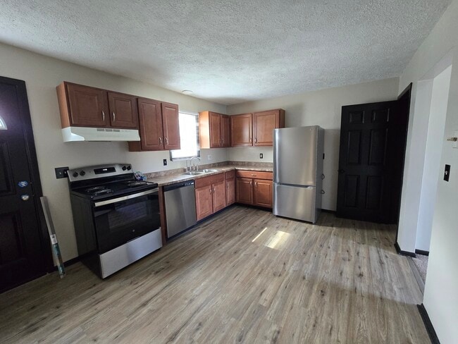 Photo - 1409 E 38th St