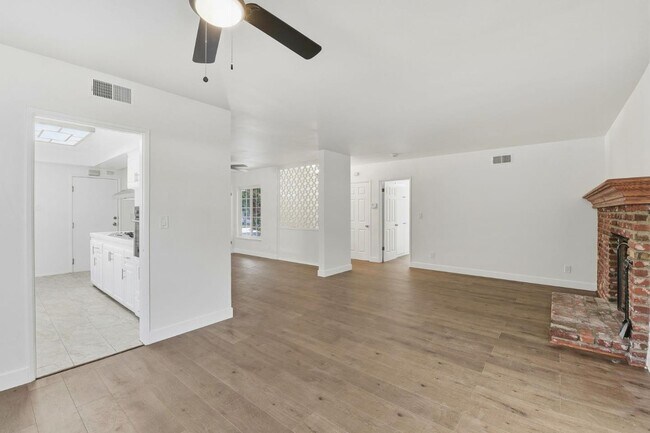 Photo - 6539 Petit Ave