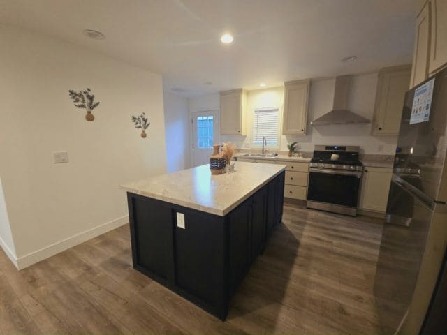 Photo - 825 N Lamb Blvd