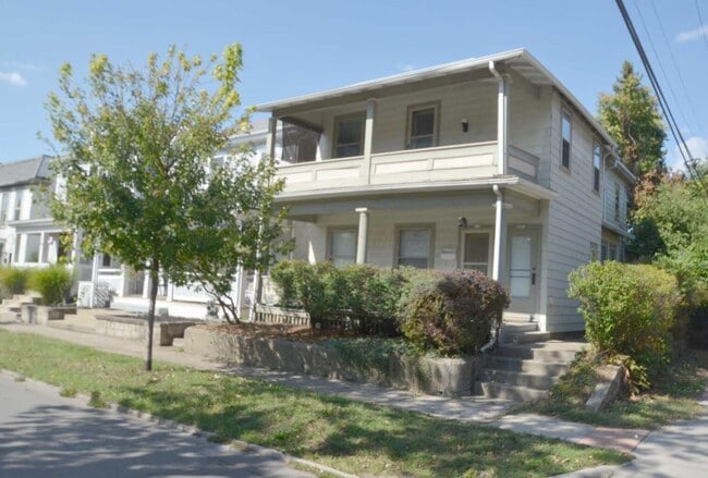 Building Photo - 208 W 3rd Ave Unit 1st flr Rental