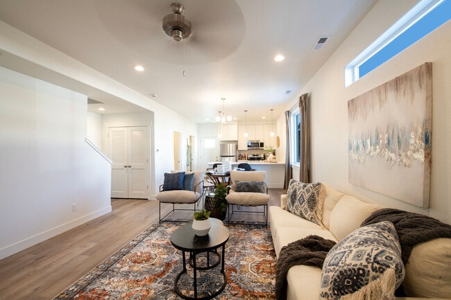 Photo - 1506 Tyram Grv