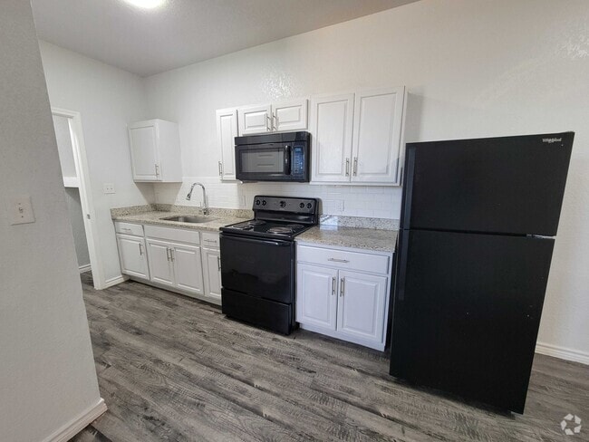Kitchen - Swaying Oaks Rental