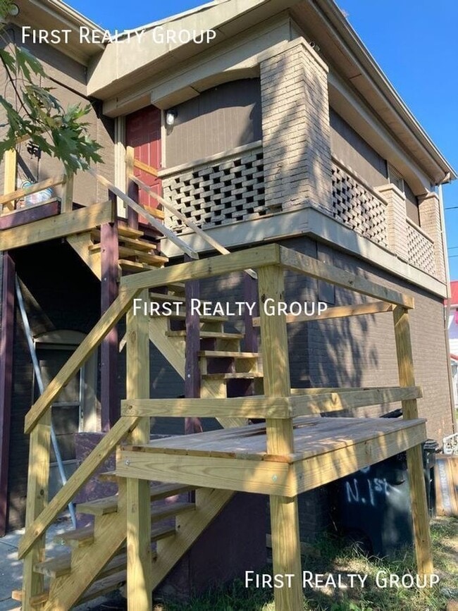 Photo - 104 1/2 E. Pearl Street-