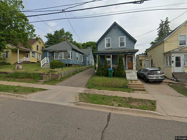 Building Photo - 208 West Bluff Street Unit 208 W Bluff Lower