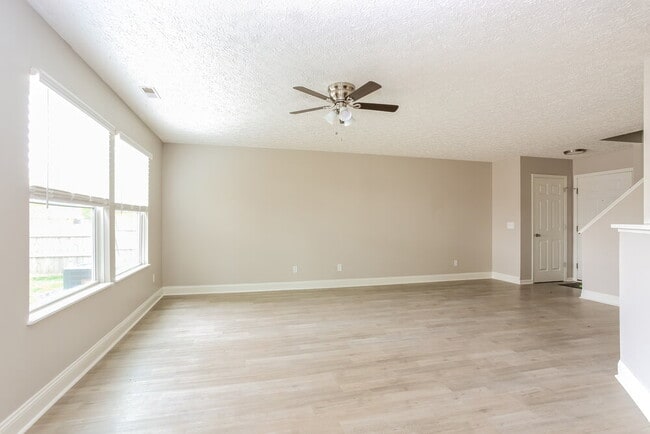 Photo - 6245 Jolliff St