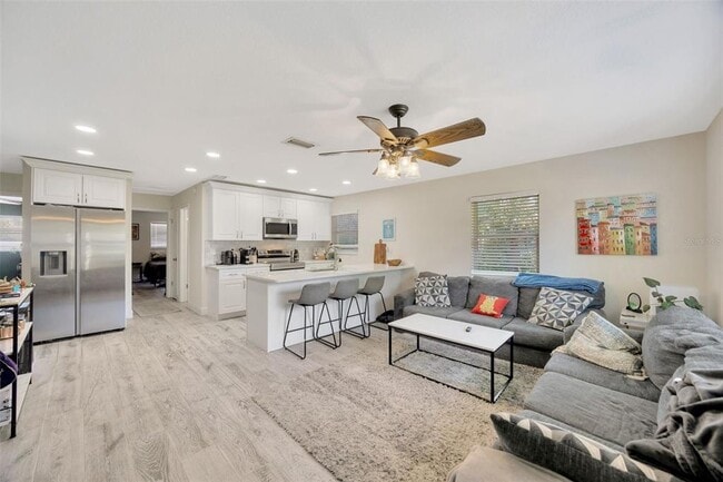 Photo - 5643 Dartmouth Ave N