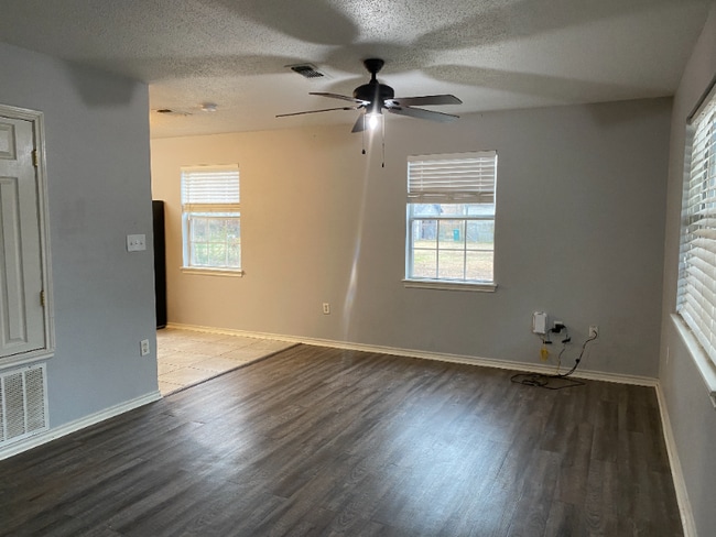 Photo - 2024 Olive St