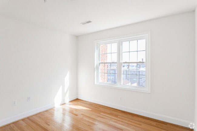 1HAB, 1BA - 459 ft² - Courtyard on Constitution