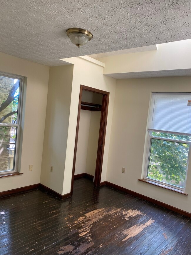 Photo - 395 E 15th Ave