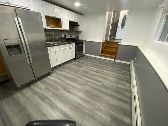 Building Photo - 13 Dartmouth Dr Rental