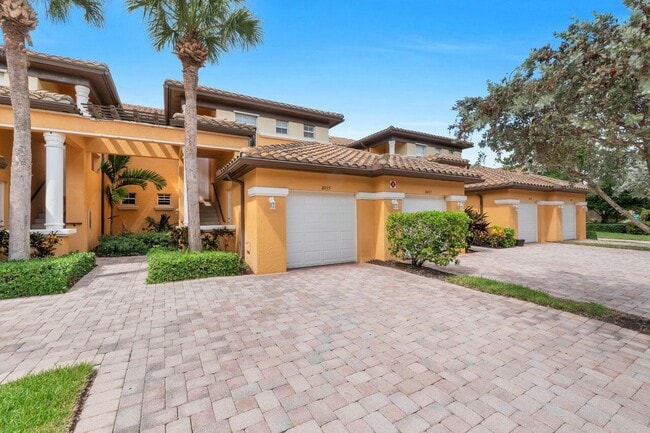 Building Photo - 8035 NW 127th Ln Unit 3-e