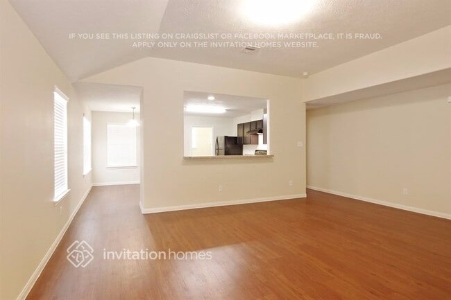 Photo - 2011 Fairwood Knolls