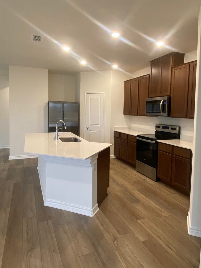 Photo - 440 Horizon Pointe