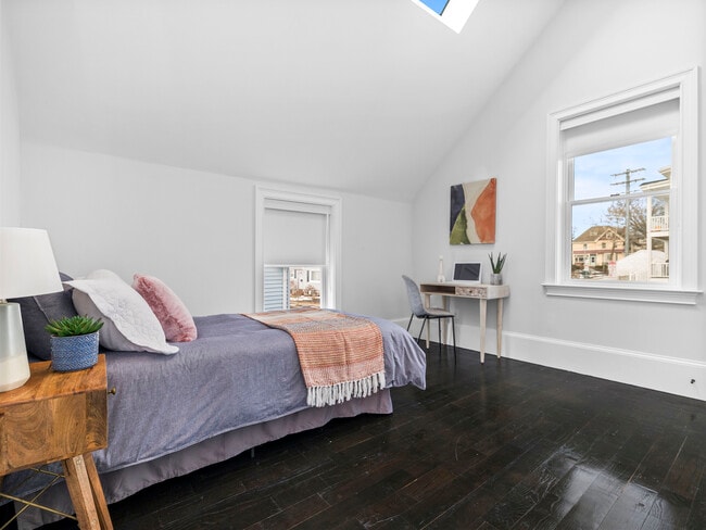 Photo - 131 Centre St