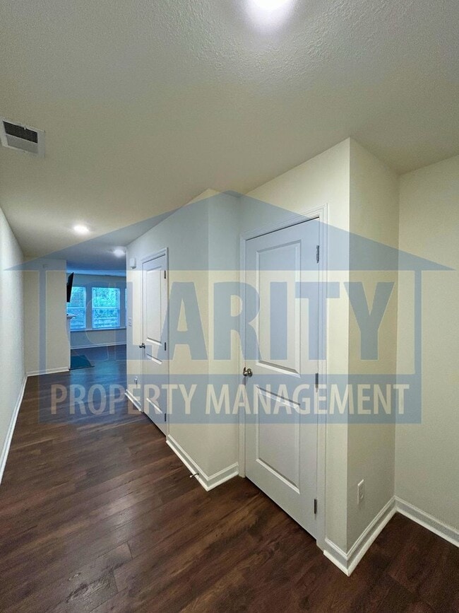 Photo - Four-bedroom home in a spacious cul-de-sac lot!