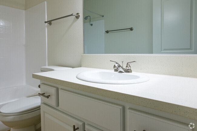 1BR, 1BA -750SF