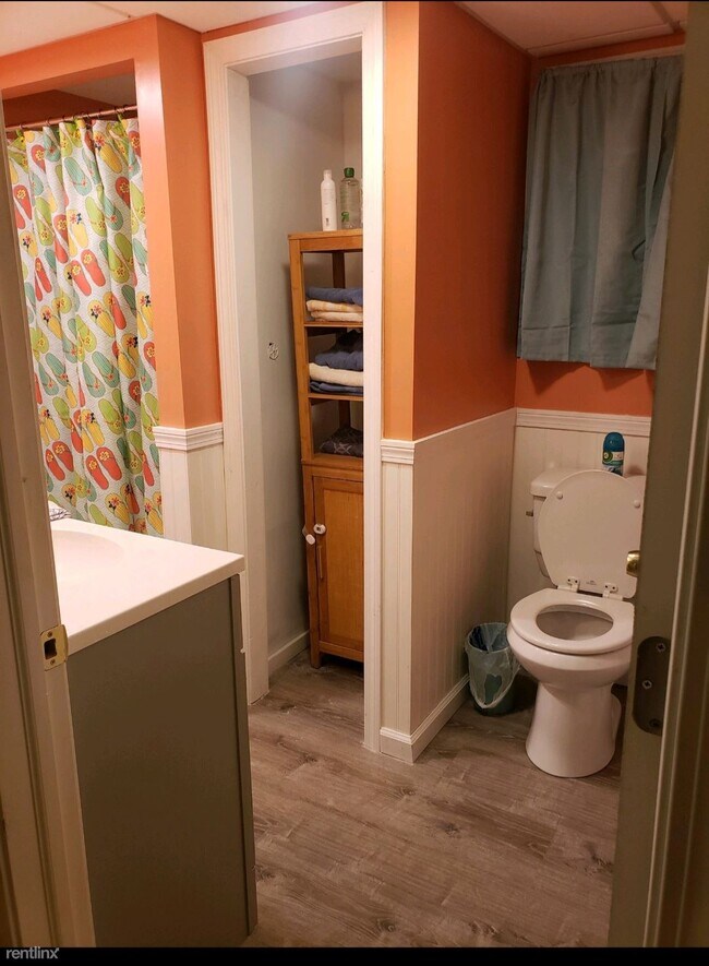 Photo - 2 br, 1 bath Duplex - 71 Swan Ave  Cottage...