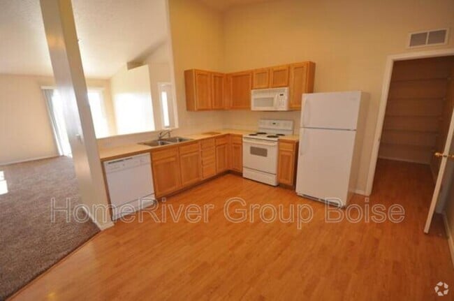 Building Photo - 16692 Zaragosa Way Rental