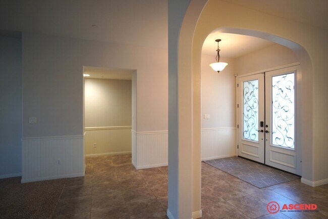 Photo - Stunning Home Near Frontier Highschool!