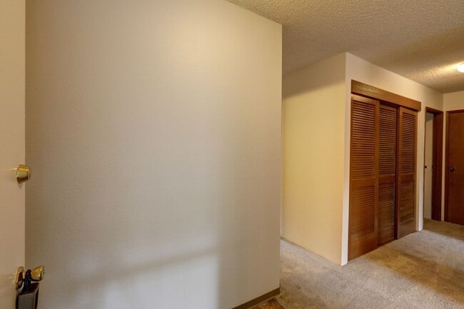 Photo - Top floor 2 bedroom 2 bath condo in Kirkland