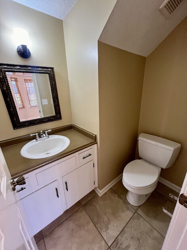 Photo - Available now FOR RENT in Dothan, AL!!