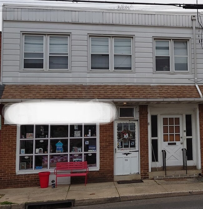 Building Photo - 18 S Forklanding Rd Unit 18 South