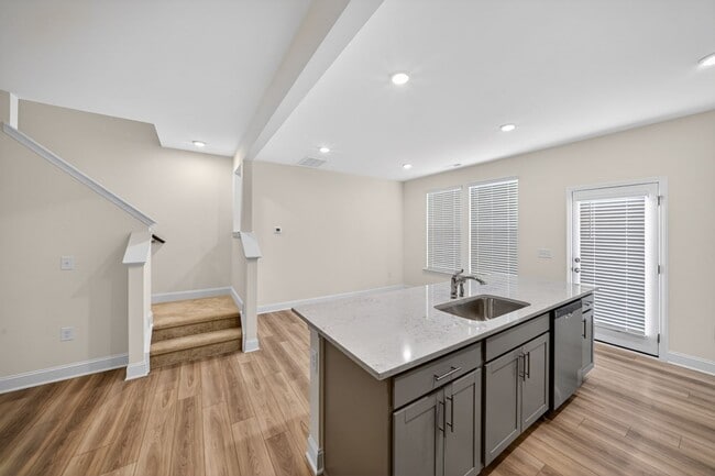 Photo - 16 Honeydew Wy