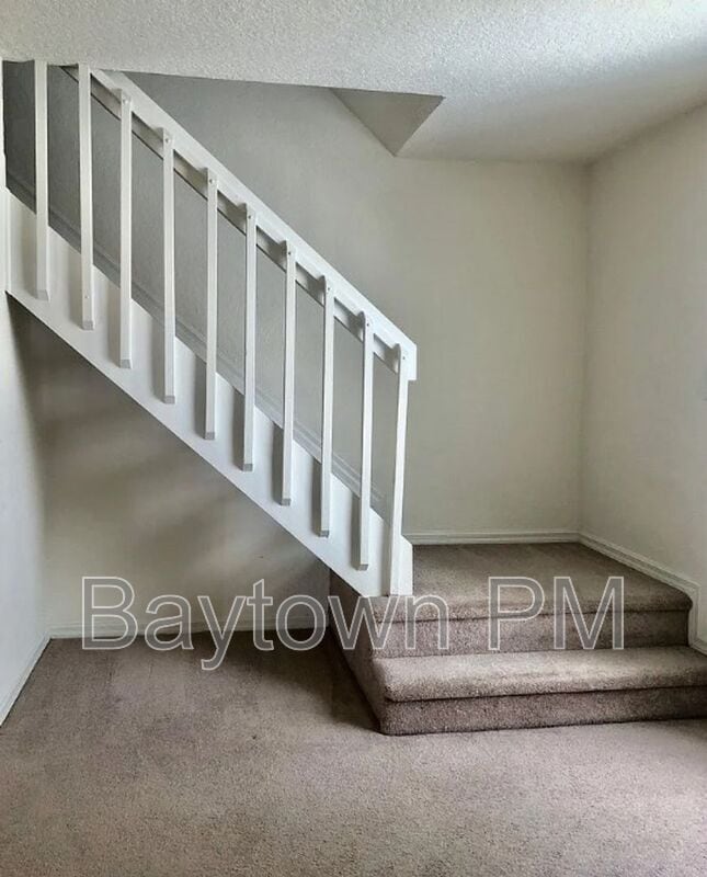Photo - 16547 Lake Brigadoon Cir