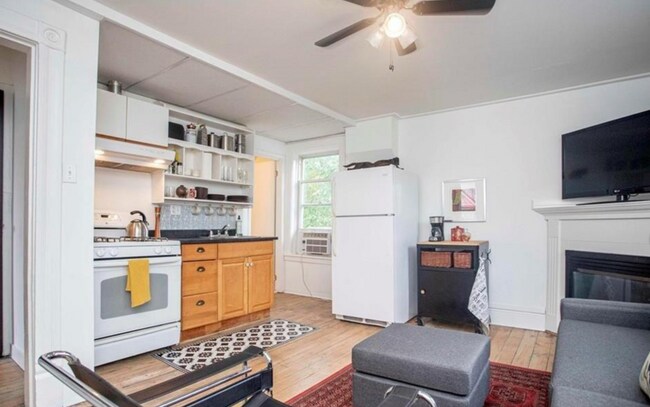 Photo - 679 Princess Ave