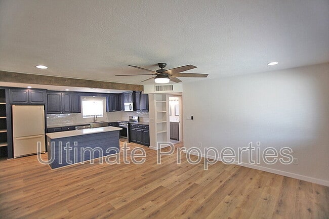 Photo - 4129 E Bluefield Ave