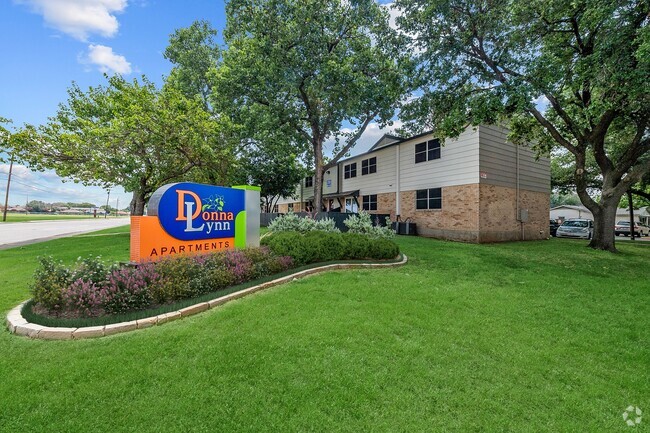 Monument Sign - Donna Lynn Apartments