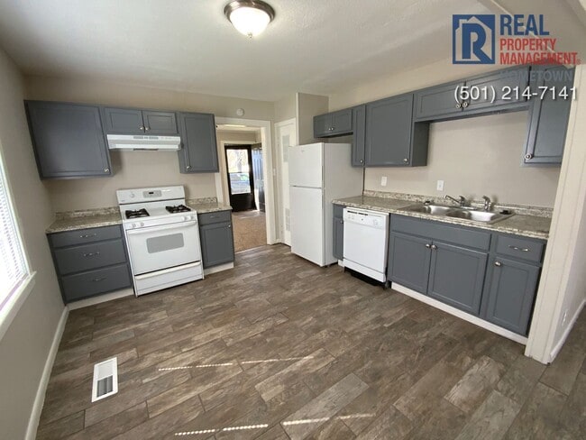 Photo - 5210 wood-