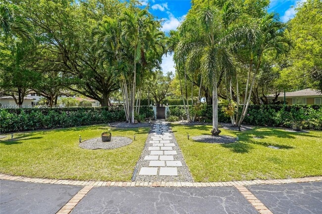 Photo - 711 Sunset Dr