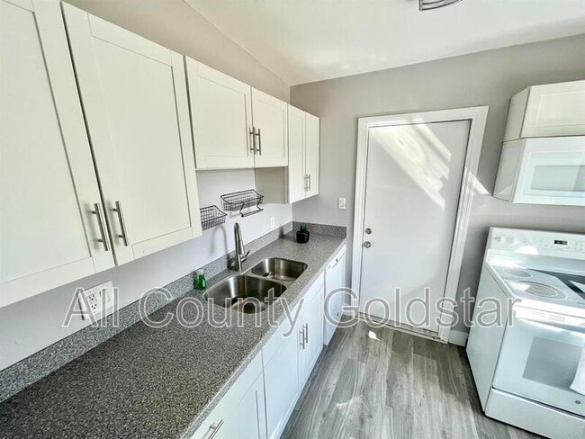 Photo - 3436 Lucerne Terrace House