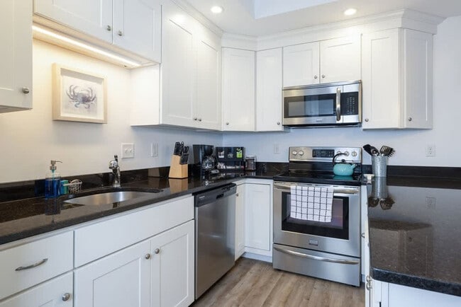 Photo - 128 Ashworth Ave Unit ID1333609P